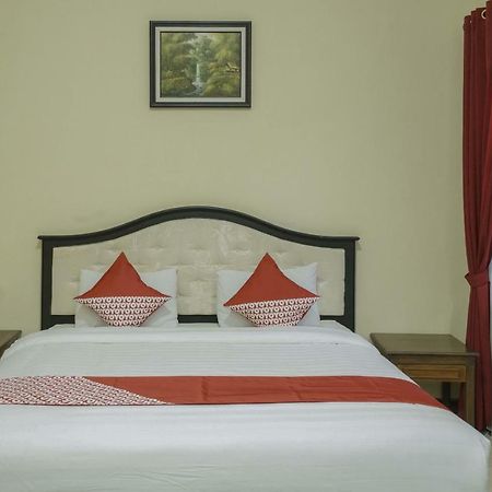 Oyo 804 Ndalem Maharani Guest House Jogjakarta Buitenkant foto