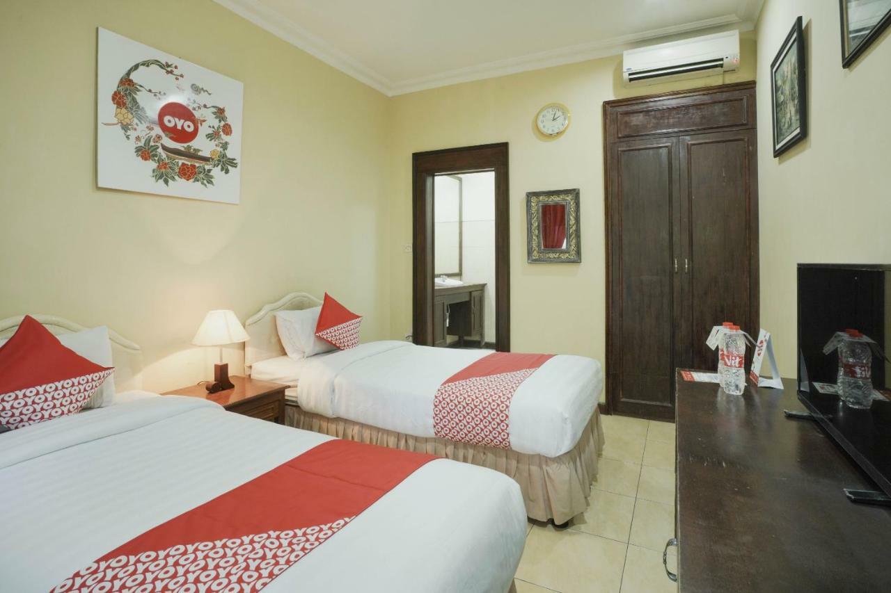 Oyo 804 Ndalem Maharani Guest House Jogjakarta Buitenkant foto