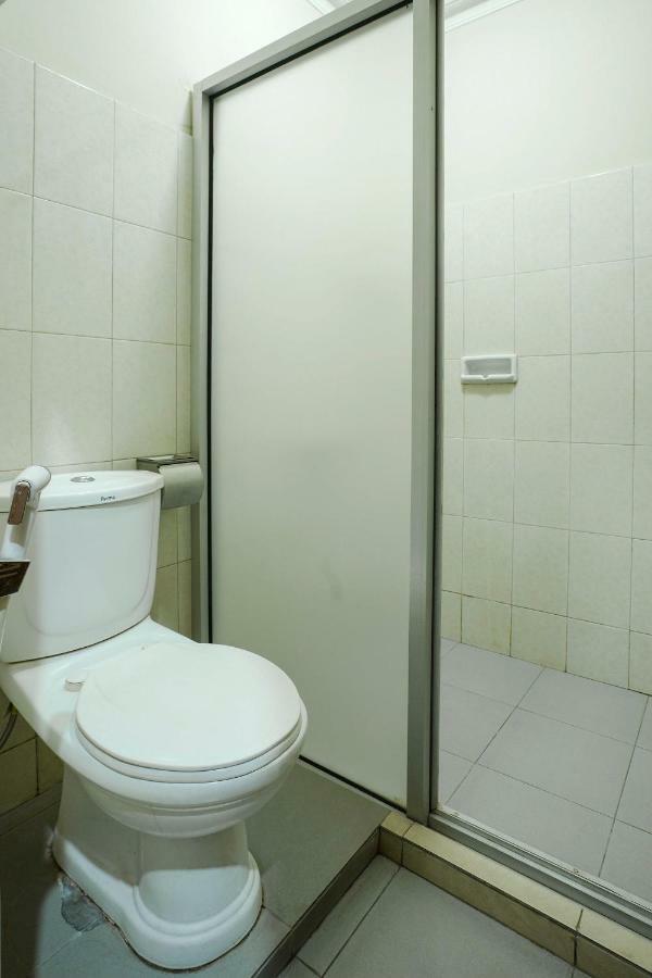 Oyo 804 Ndalem Maharani Guest House Jogjakarta Buitenkant foto